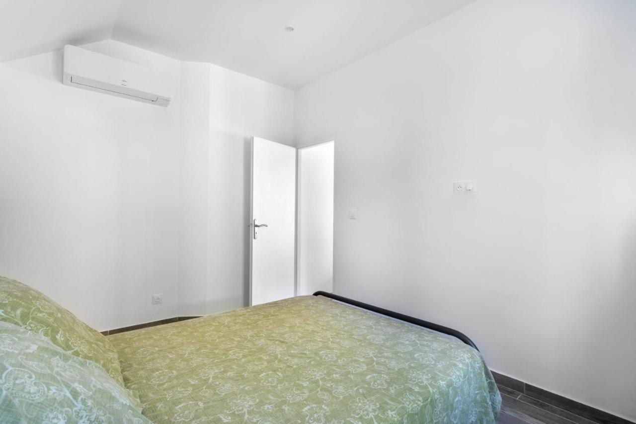 Luxurious 1 bedroom, AC, terrace, close beaches - Dodo et Tartine Carqueiranne Exterior foto